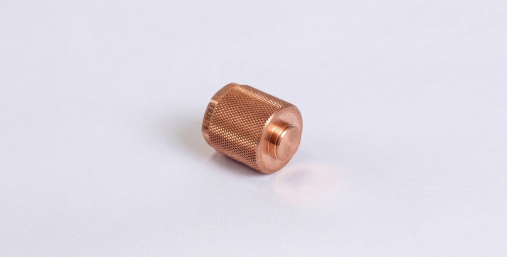 Infografik zum Prozessablauf der Galvanisierung von Aluminium in sechs Schritten: 1. Mechanische Vorbereitung, 2. Chemische Reinigung, 3. Aktivierung der Oberfläche, 4. Galvanisches Bad, 5. Spülen, 6. Nachbehandlung.