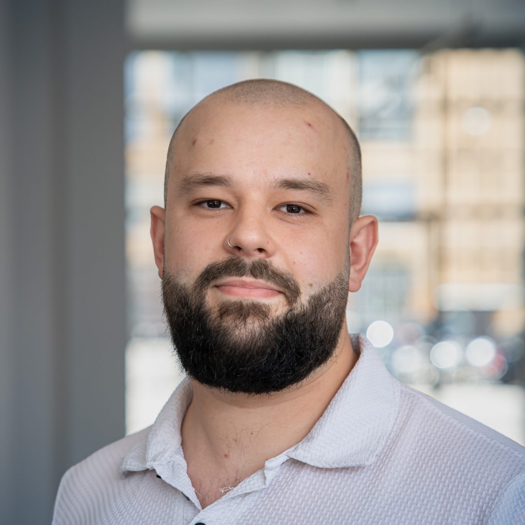 Portrait de Kevin Gering, responsable de compte chez FACTUREE