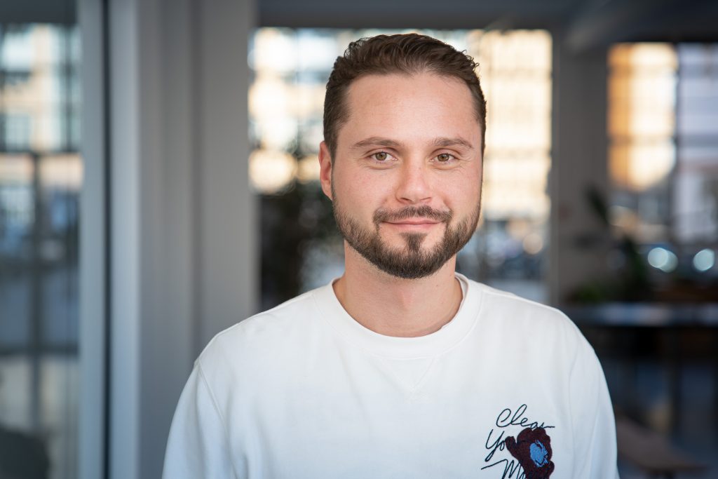 Foto de perfil de Richard Schentke, Director de RRHH de Facturee - el fabricante en línea del futuro