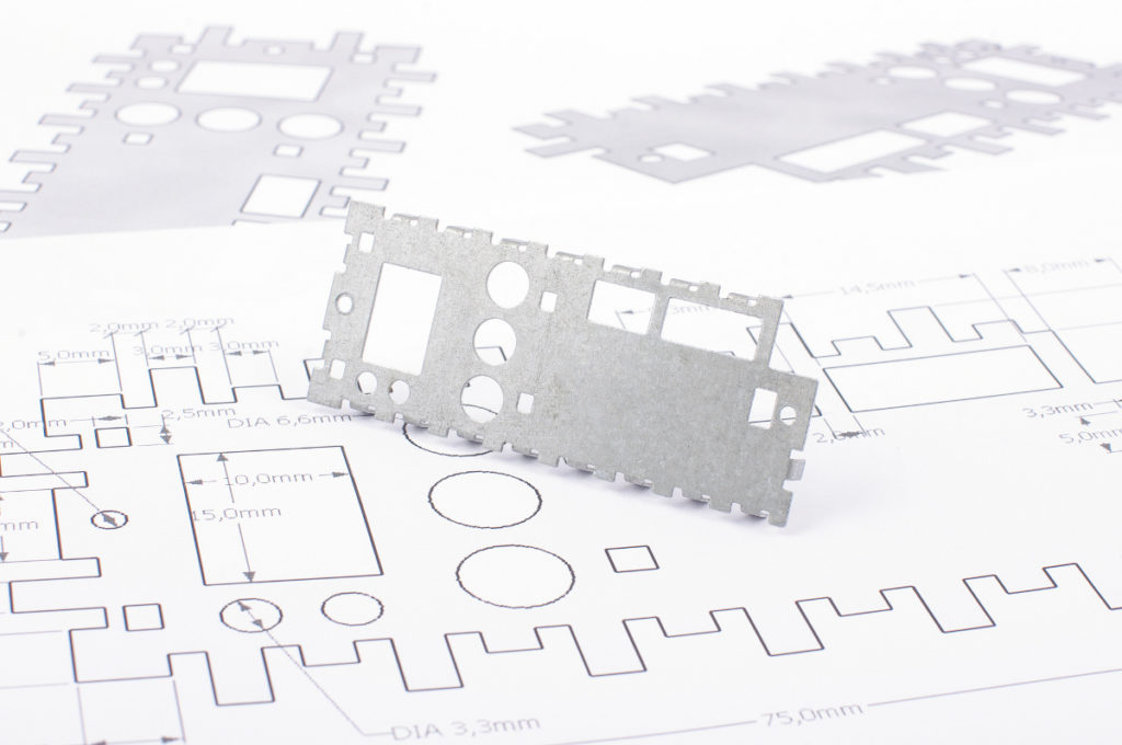 Blechteile (Laserteile) auf technischer Zeichnung